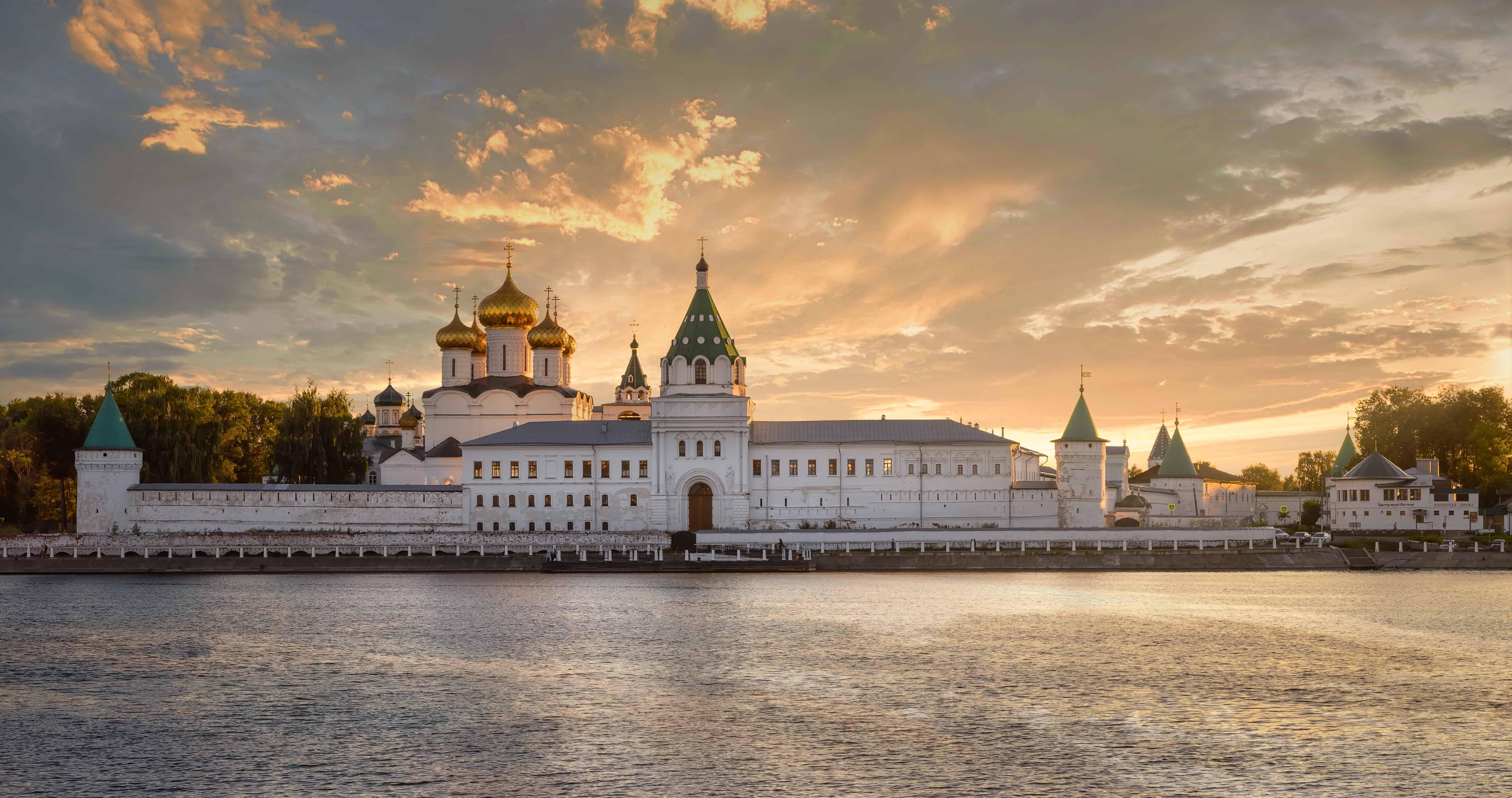 Монастыри России: самые красивые обители и храмы