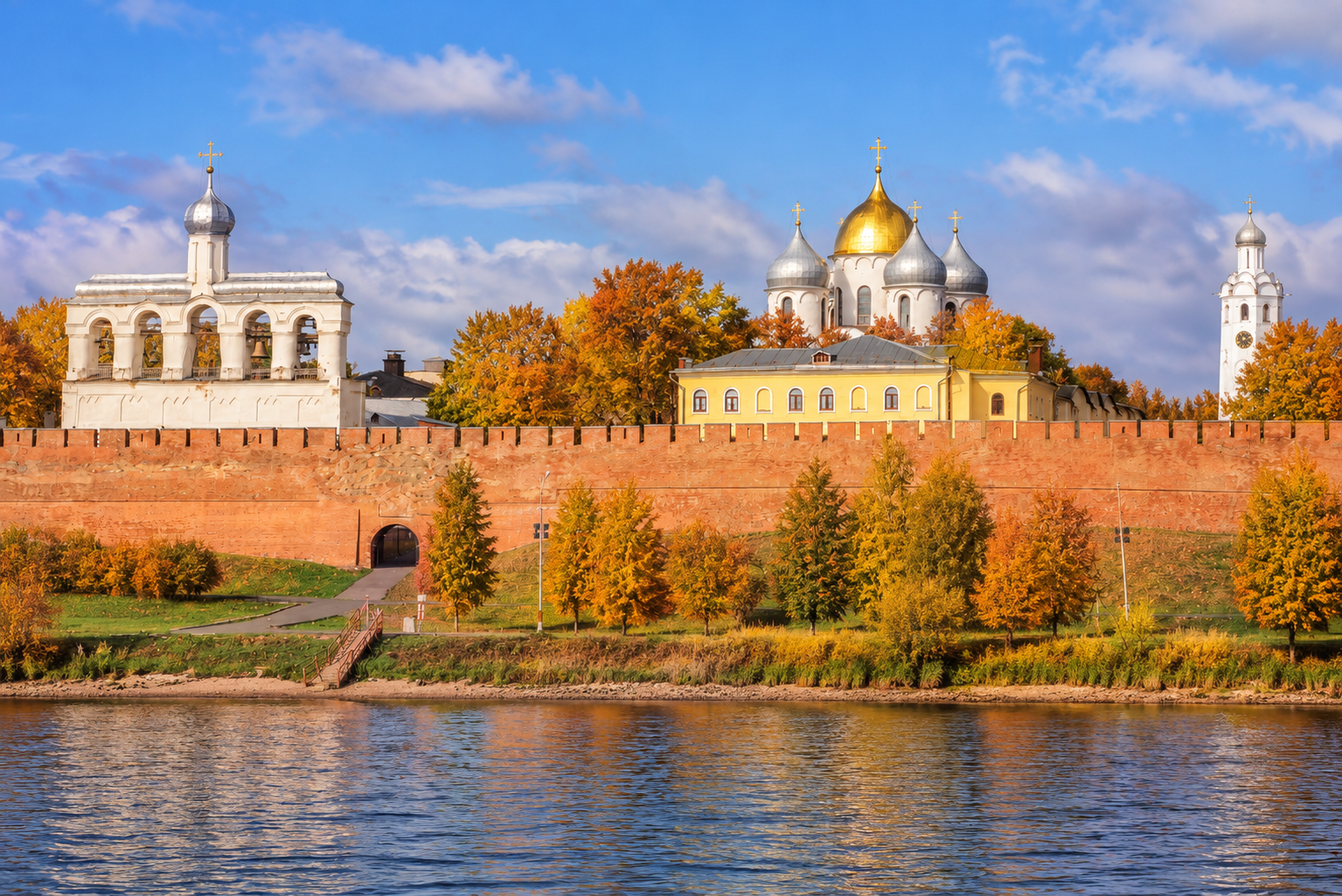 Пешеходная экскурсия «Истории Новгородского Кремля» со скидкой 20%