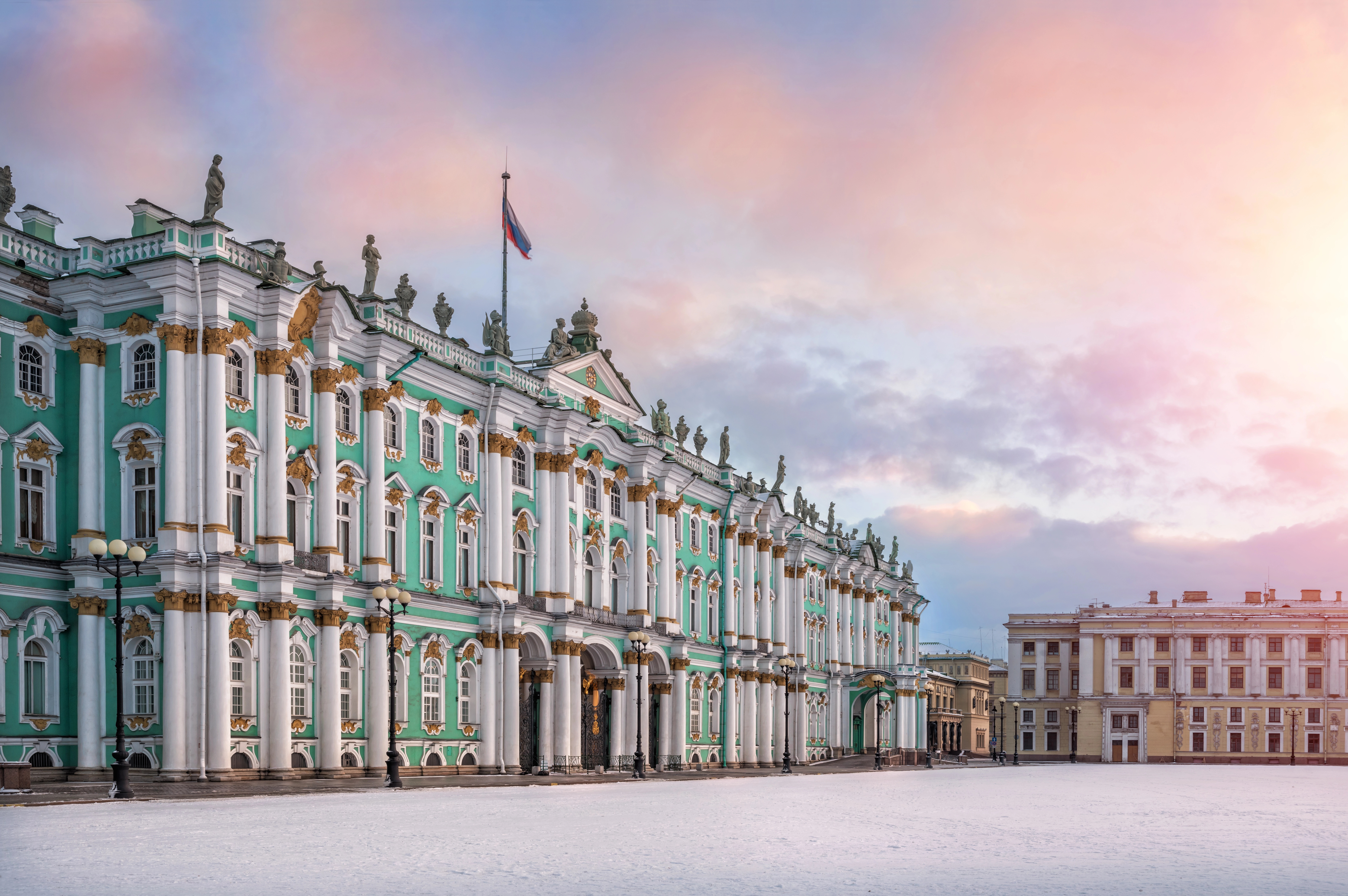 Пешеходная экскурсия «Золотой треугольник» с прогулкой на теплоходе со скидкой 35%