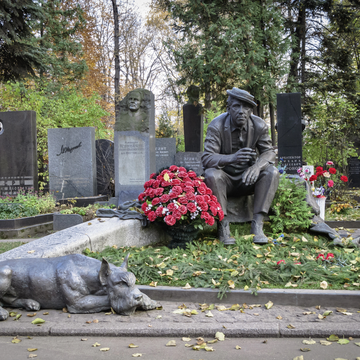 Экскурсия «Новодевичье кладбище и его главные скульптуры» со скидкой 25%