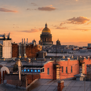 Экскурсия «Петербург 3 в 1: смотровая около главных соборов, закрытые парадные и дворы-колодцы» со скидкой 60%