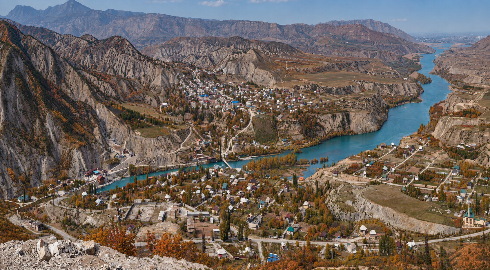 Экскурсия «Сулакский каньон, село Старое Зубутли и бархан Сарыкум» с прогулкой на джипах и катере из Каспийска со скидкой 20%