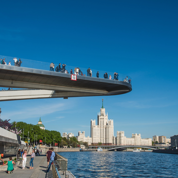 Обзорная прогулка на теплоходе от Парка «Зарядье» по центру Москвы