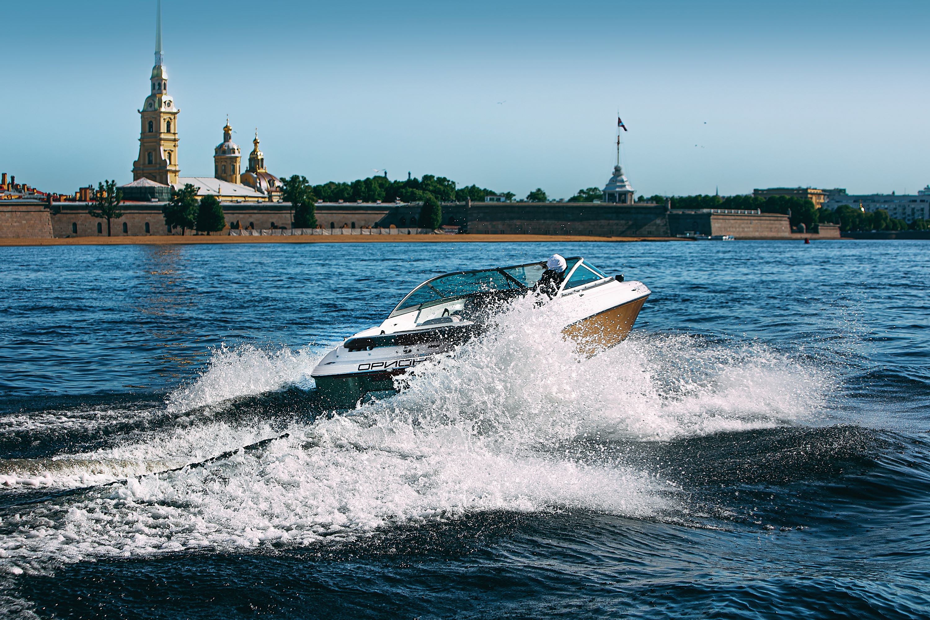 Аренда катера «Орион» с капитаном