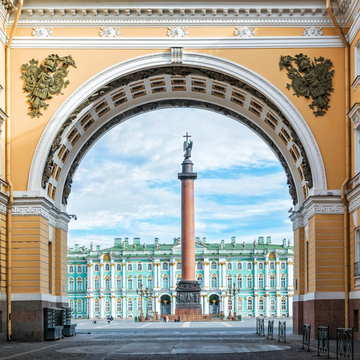 Обзорная автобусная экскурсия по Санкт-Петербургу с посещением Эрмитажа со скидкой до 47%