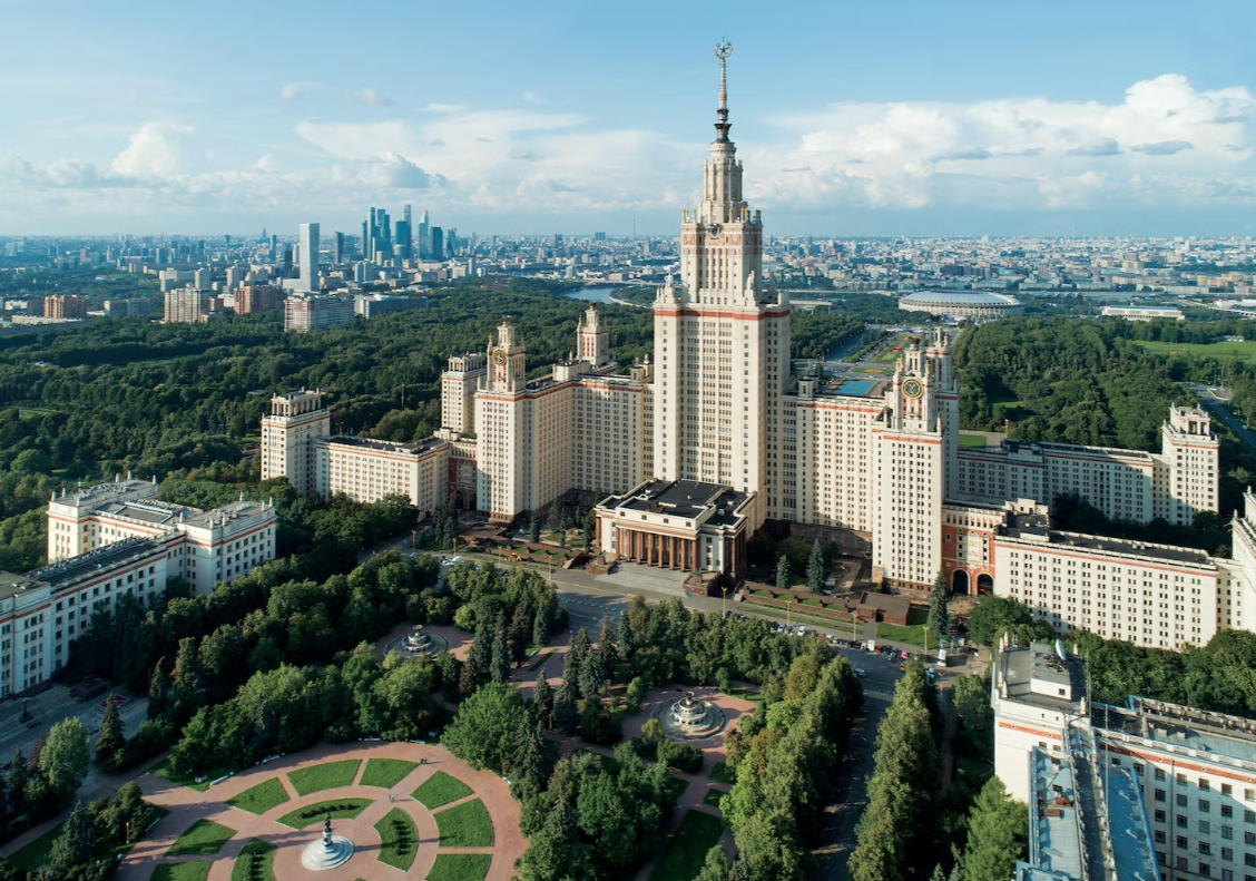 Автобусная экскурсия «Тайный мир сталинских высоток»