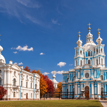 Подъём на смотровую площадку Смольного собора со скидкой 35%