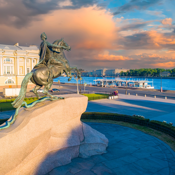 Обзорные экскурсии по Петербургу на автобусе со скидками до 74%