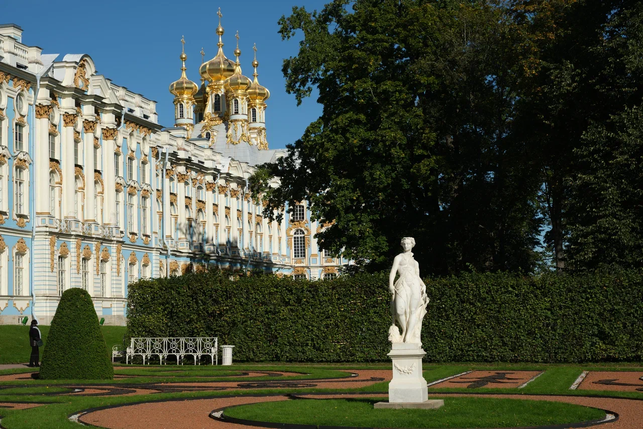 Автобусная экскурсия в Царское село с посещением Екатерининского дворца, Янтарной комнаты, парка и Лицея со скидкой до 35%