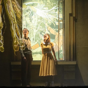 Спектакль-концерт «Жар-птица. Песни о войне» на сцене Театра музыкальной комедии