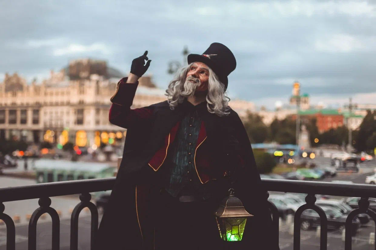 Спектакль-променад «Москва. Театральная» с фонарщиком Фаролеро со скидкой 20%