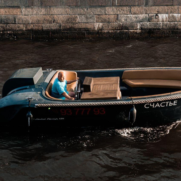 Аренда катера «Счастье» с капитаном со скидкой до 30%