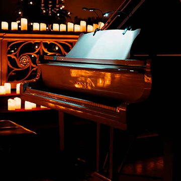 Концерт при свечах «Два гения: Бах и Гершвин» со скидкой 40%