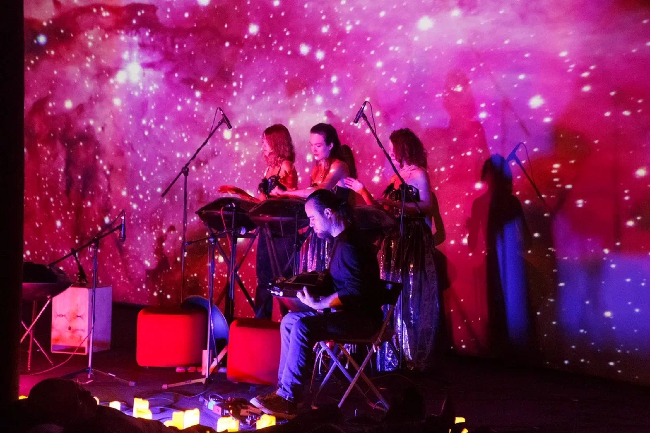 Концерт «Космические звуки ханга» в мультимедийном пространстве «Люмьер-Холл»