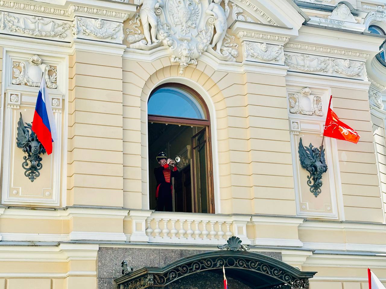 В Петербурге вновь проходит «Императорский полдень» — серия концертов во дворе Академической капеллы