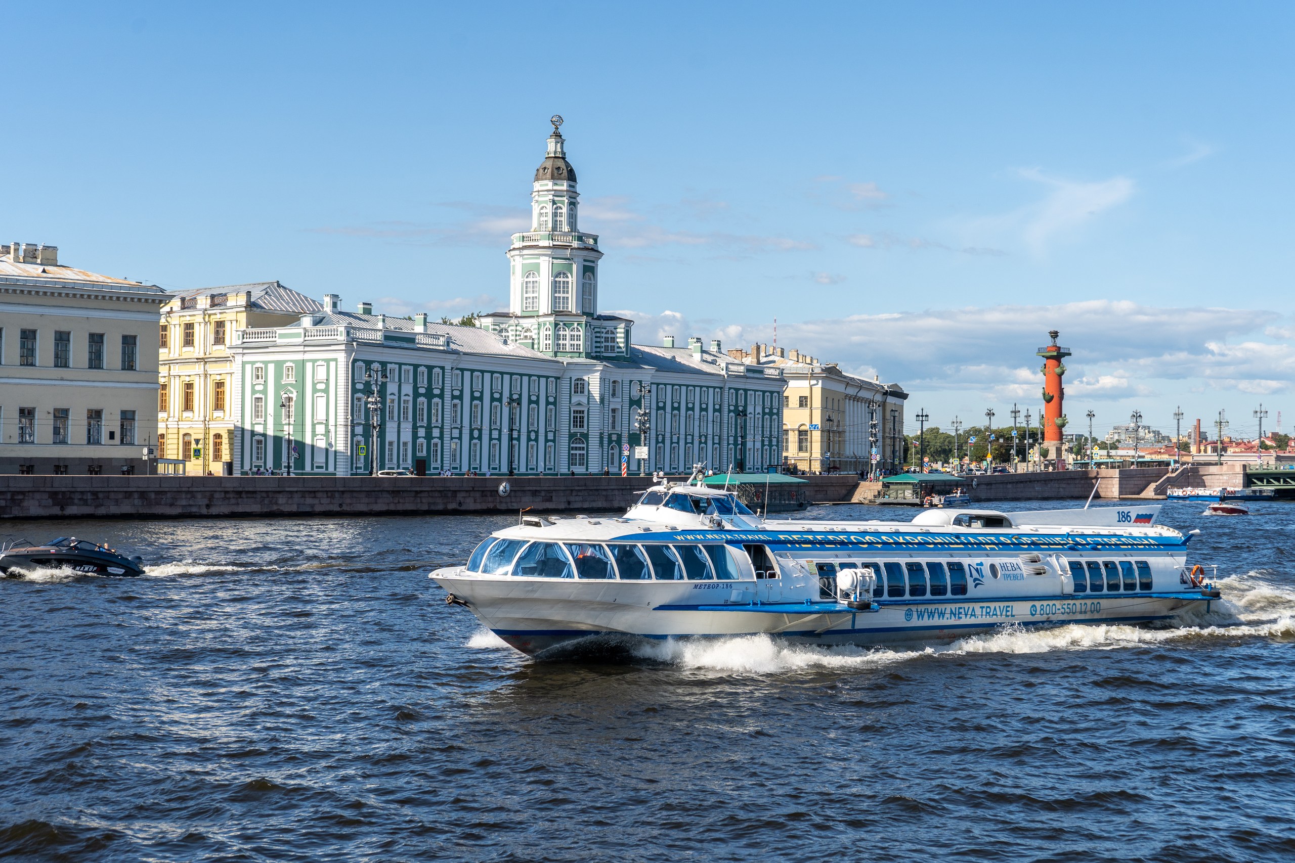 Поездка на скоростном судне из Санкт-Петербурга в Петергоф