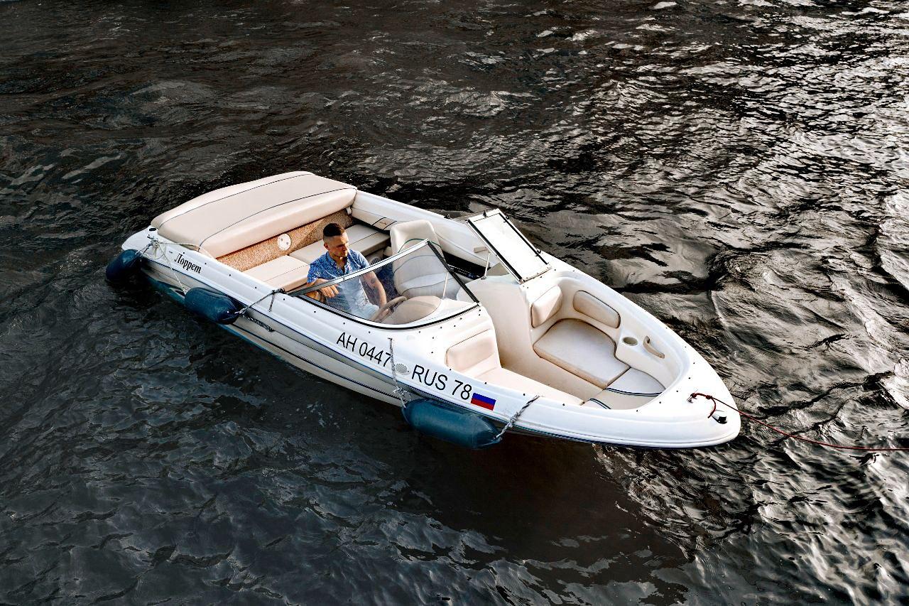 Аренда катера «Лоррет» с капитаном со скидкой 32%