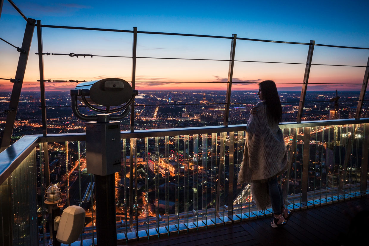 Посещение смотровой площадки #Вышетольколюбовь с комплементом со скидкой 30%