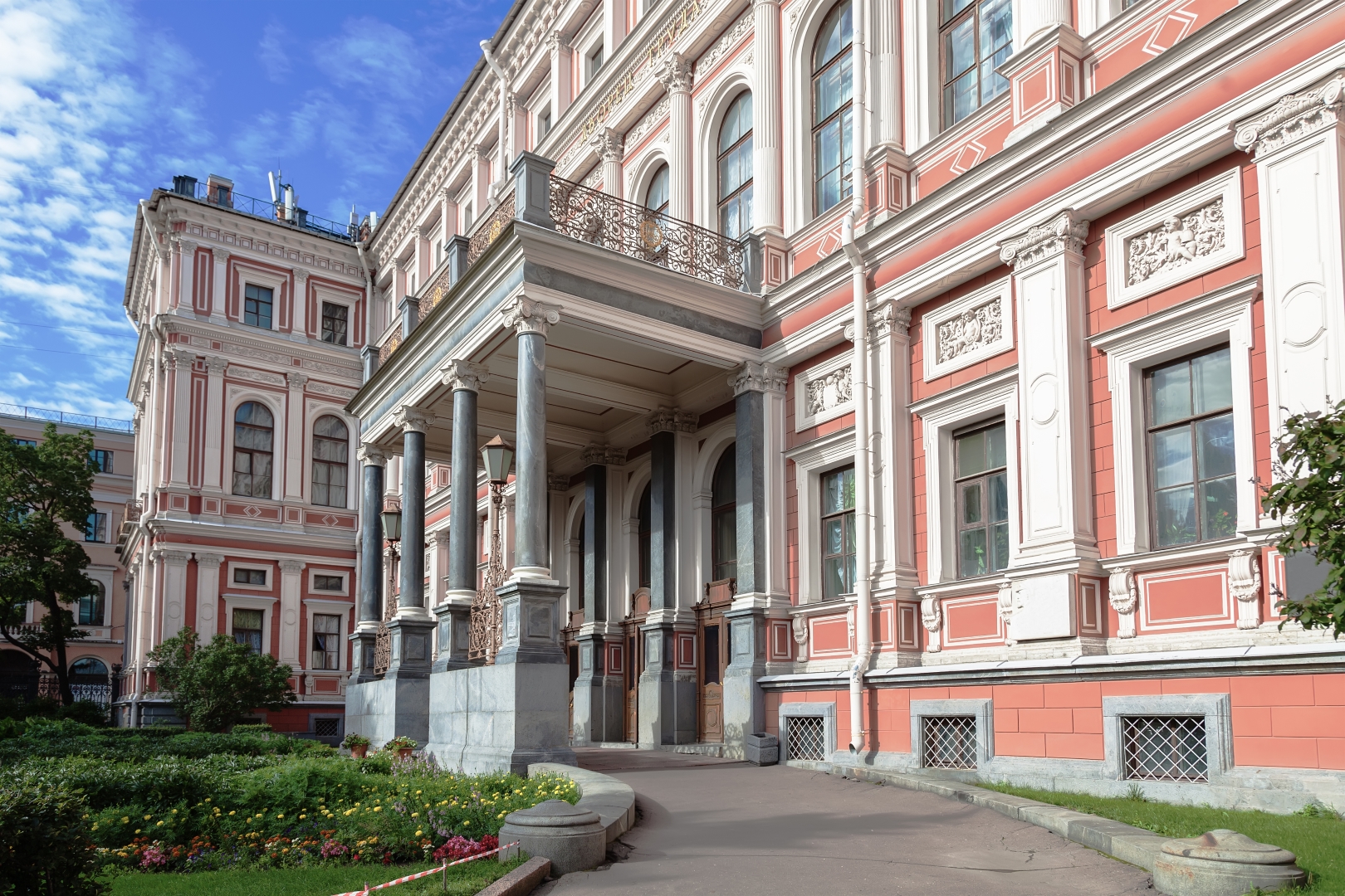 Николаевский дворец