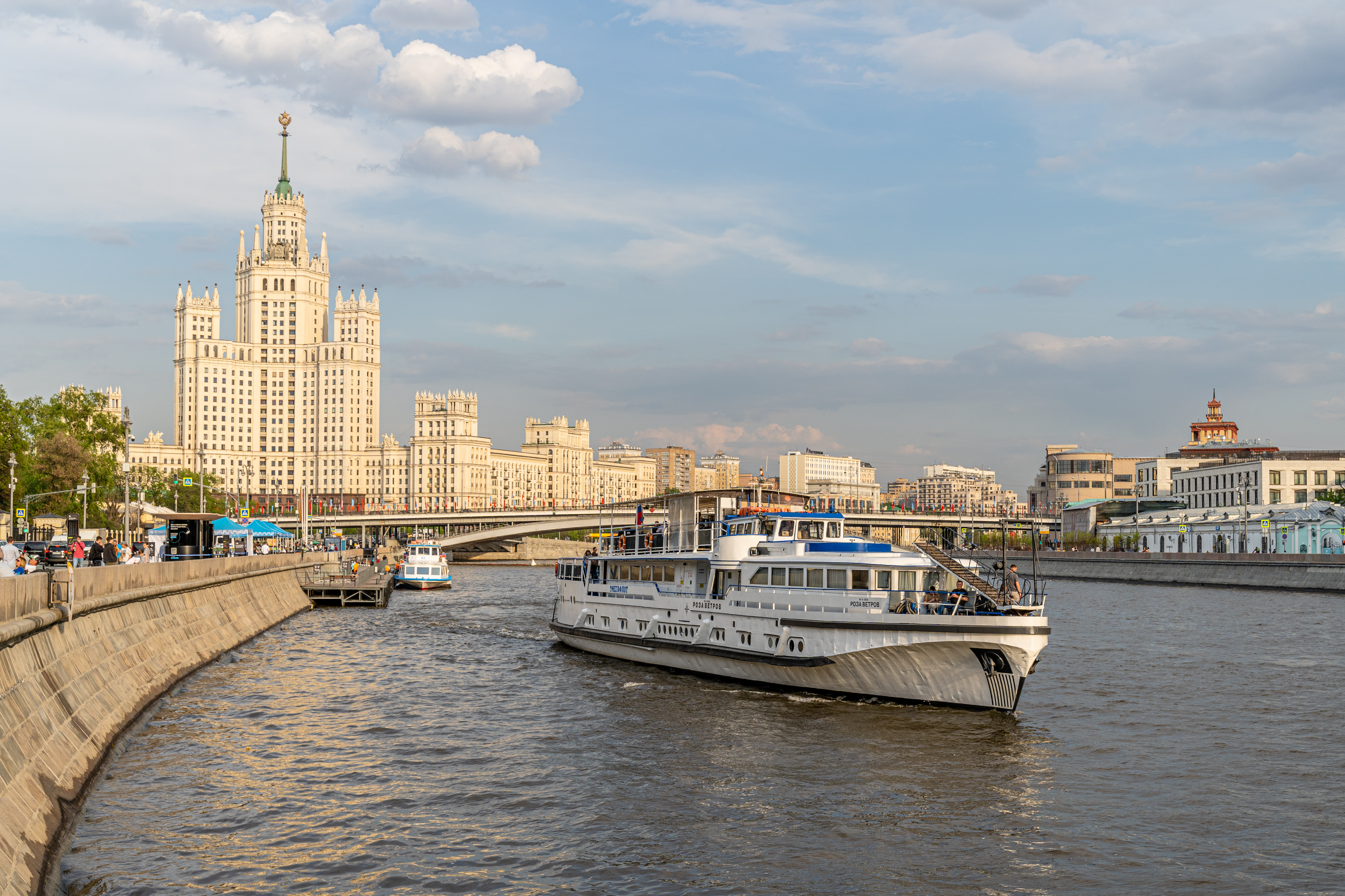 Концерт «Диско хиты 80-90-х на корабле» со скидкой 30%