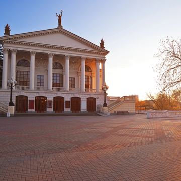 Пешеходная экскурсия «Вечерний Севастополь и морская прогулка» со скидкой 20%