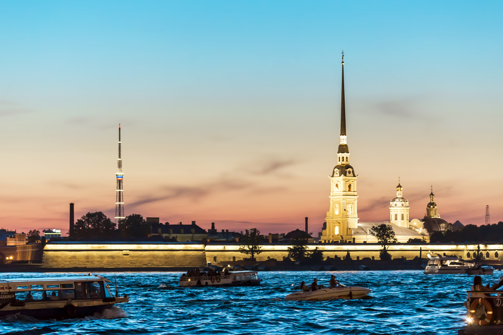 Ночной теплоходный тур от Петропавловской крепости со скидкой до 33%