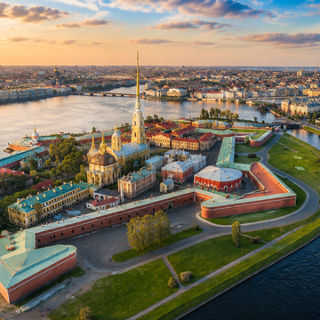 «Просторы Невы»: прогулка с выходом в Финский залив и экскурсией на премиум-теплоходе со скидкой 55%