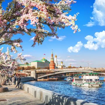 Речная прогулка по центру Москвы от причала «Киевский» до парка «Зарядье»