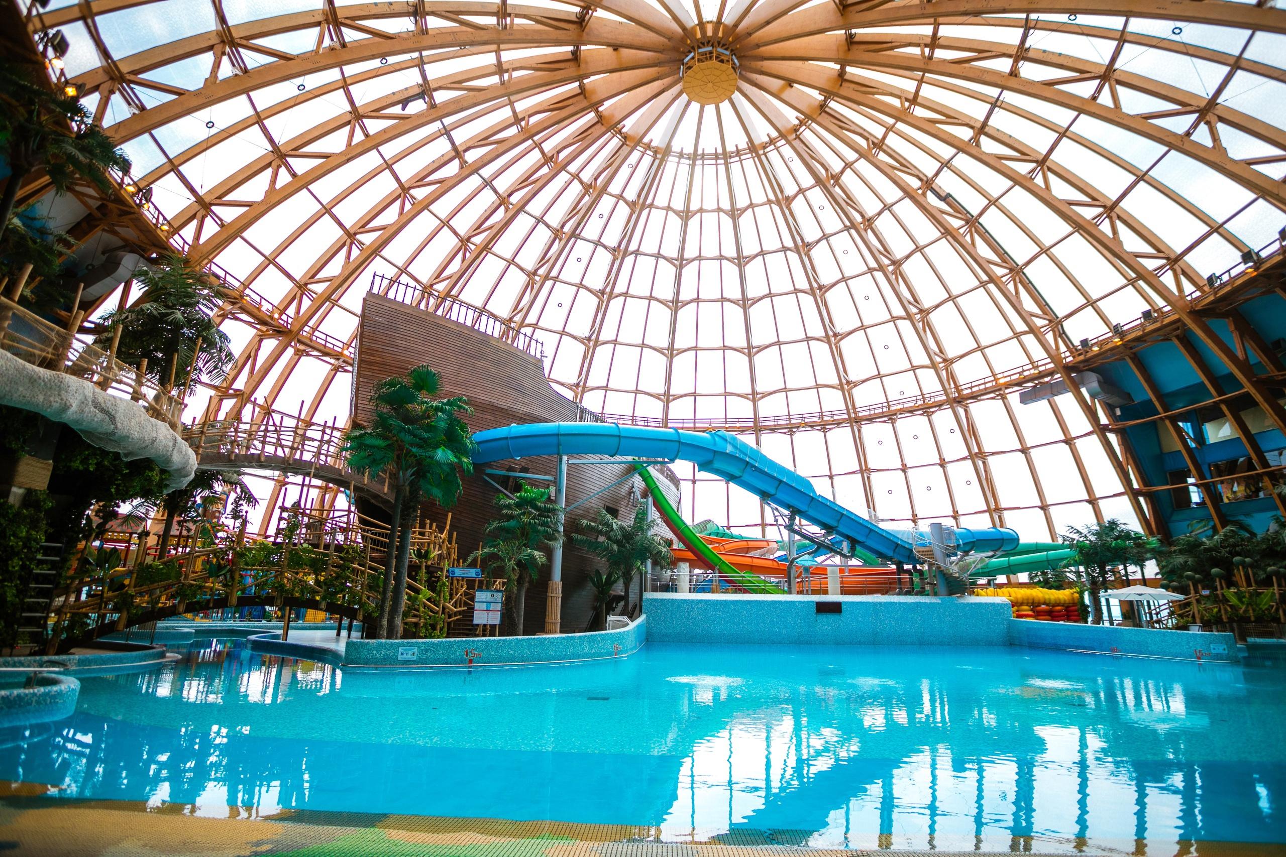 Всё про аквапарк «Питерлэнд» в Санкт-Петербурге: чем заняться и что взять с собой