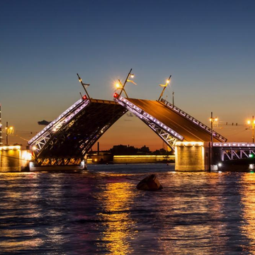 Ночной круиз «Вся Венеция с разведением мостов» со скидкой 41%