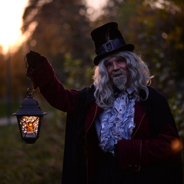 Спектакль-променад «12 чудес Сергиева Посада» с фонарщиком Фаролеро со скидкой 20%