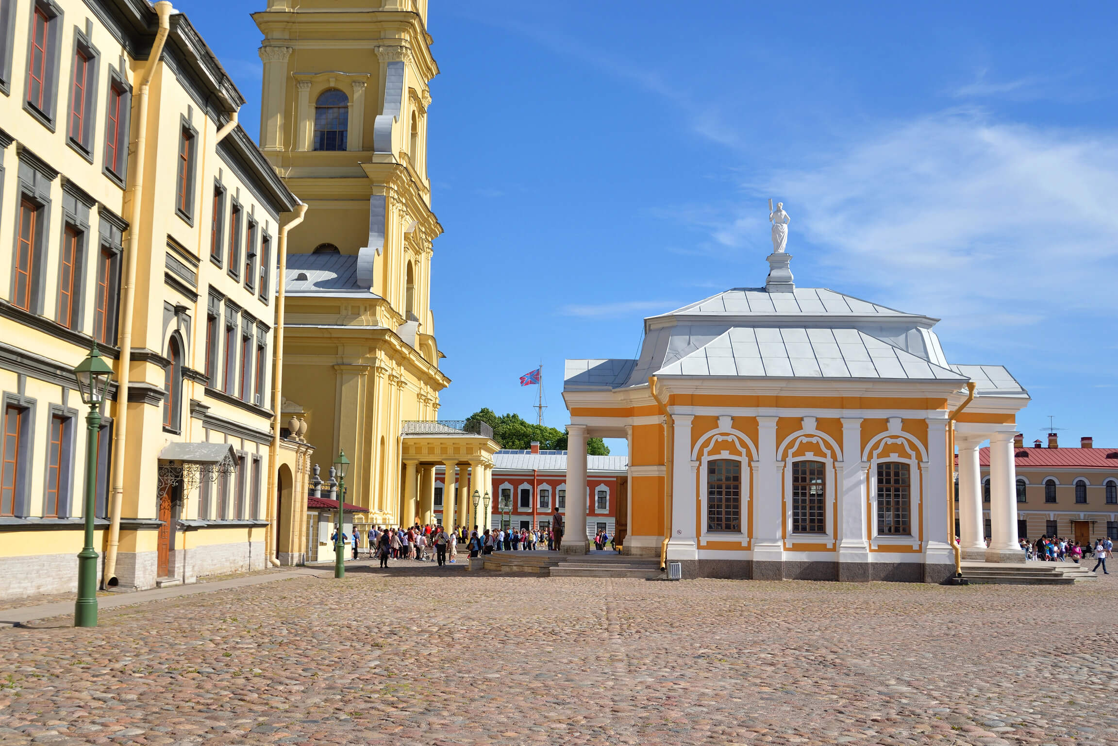 Автобусная обзорная экскурсия по Петербургу с прогулкой по Петропавловской крепости со скидкой 21%