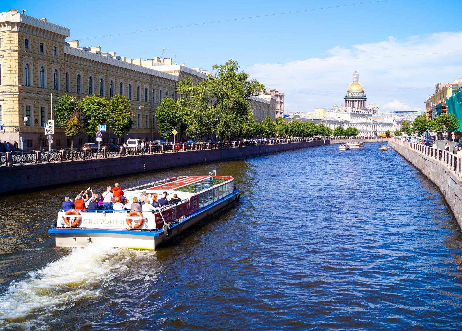 Речные прогулки в Петербурге могут подорожать до 30% в преддверии нового сезона