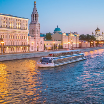 Прогулки на теплоходах по Москве-реке со скидками до 50%
