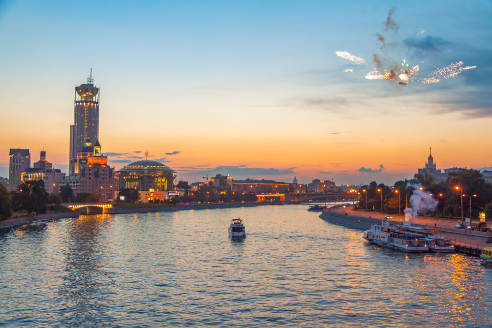 Последний звонок на теплоходе «Легенда» с ужином и дискотекой