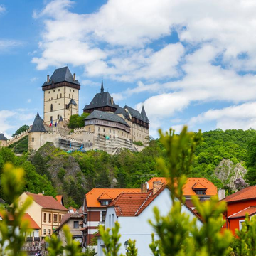 Автомобильно-пешеходная экскурсия в замок Карлштейн и на Святую Гору со скидкой 22%