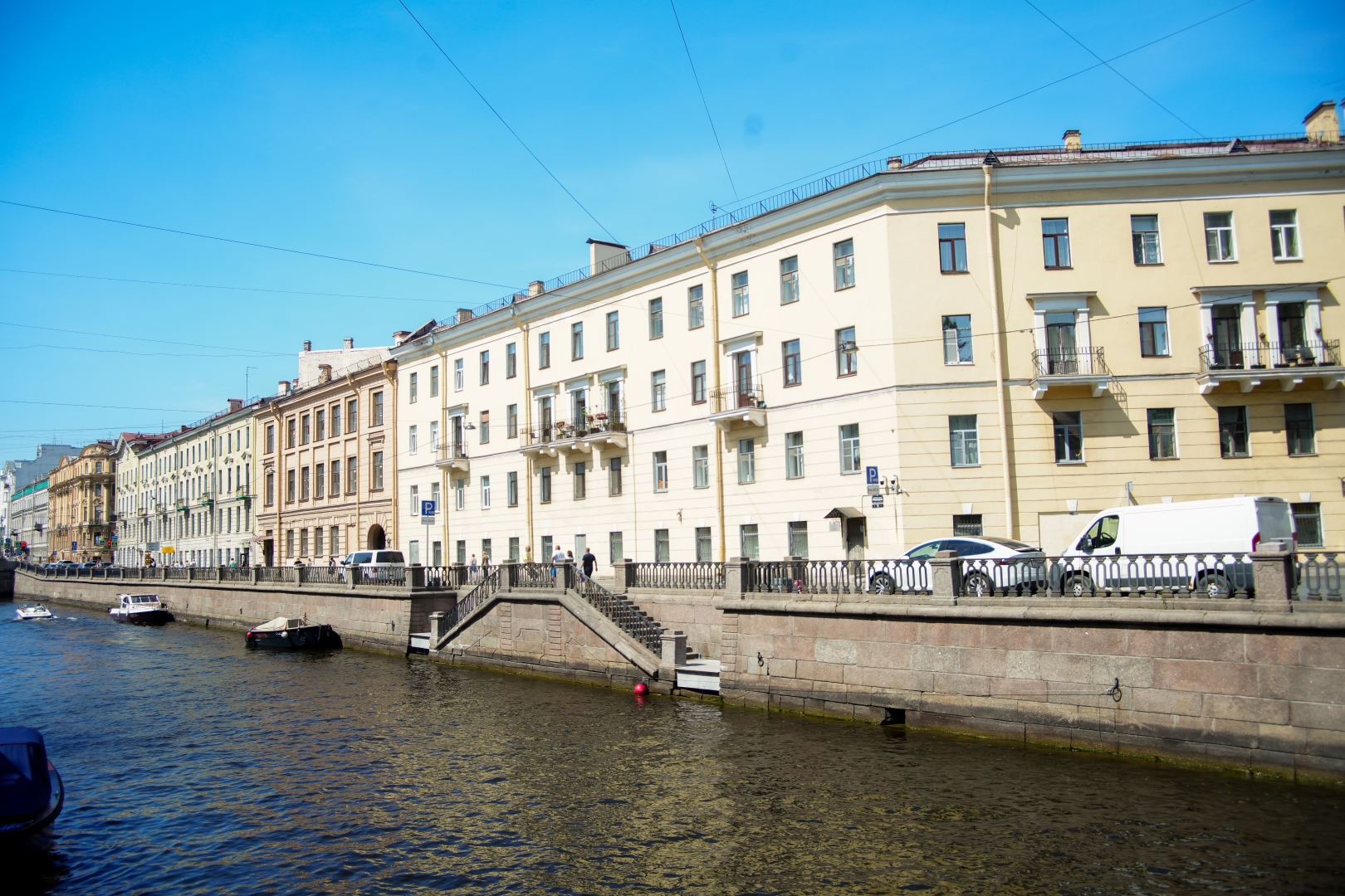 Причал на набережной канала Грибоедова, 73