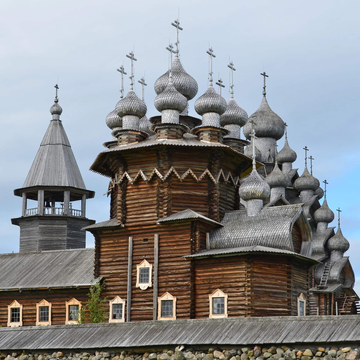 Трёхдневный тур «Вокруг Ладоги: Рускеала, Петрозаводск и дивный остров Кижи» со скидкой до 50%
