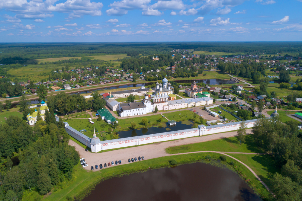 Однодневный тур «Тихвин и музей Римского-Корсакова» со скидкой 50%