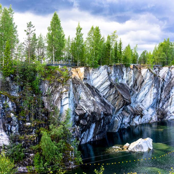 Однодневный тур в Карелию «Горный парк «Рускеала» и водопады» со скидкой до 33%