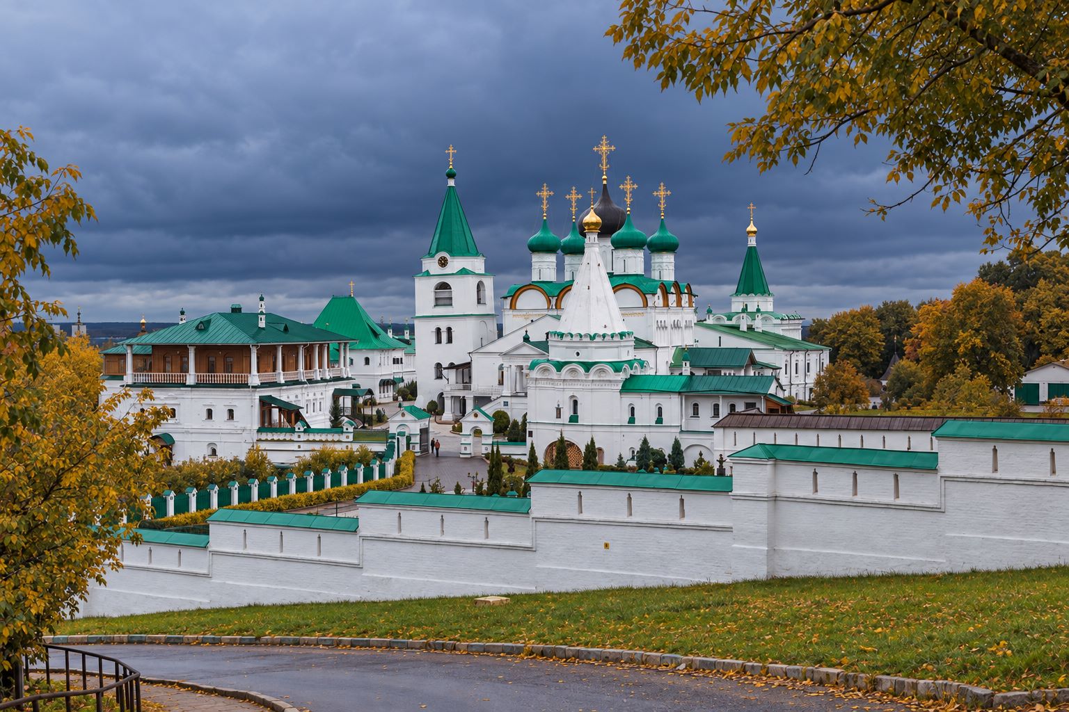 Автобусная экскурсия по Нижнему Новгороду с посещением Печёрского монастыря