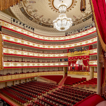 Экскурсия по интерьерам Александринского театра и экспозиции Музея русской драмы