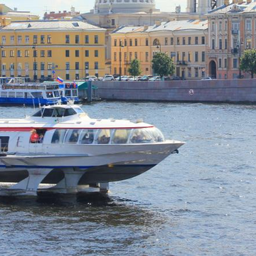 Поездка на «Метеоре» по Неве «Городская регулярная линия» от Адмиралтейства со скидкой 35%