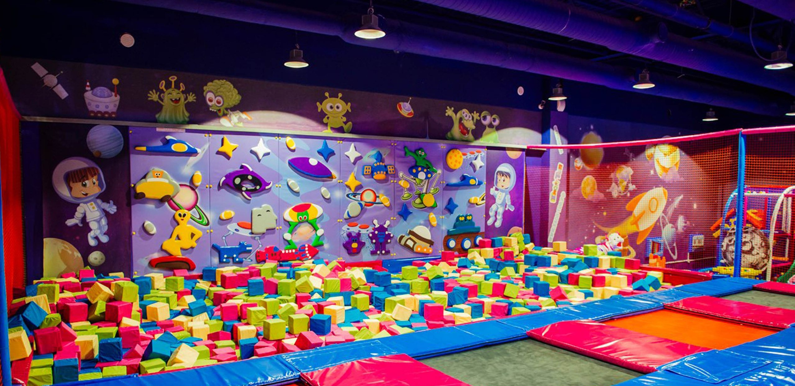 Семейный парк развлечений «Хлоп-Топ» со скидкой 30%