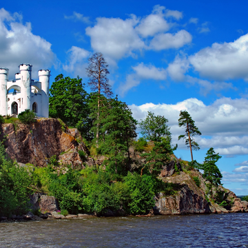 Индивидуальная автомобильная экскурсия по Выборгу и парку Монрепо со скидкой 30%