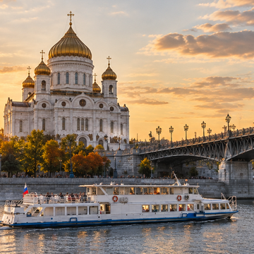 «Центр Москвы с воды» речная прогулка с аудиогидом со скидкой 50%