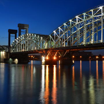 Ночная прогулка «Мосты Невы. ПЛЮС ДВА разводных моста» на скоростном теплоходе «Соларис»