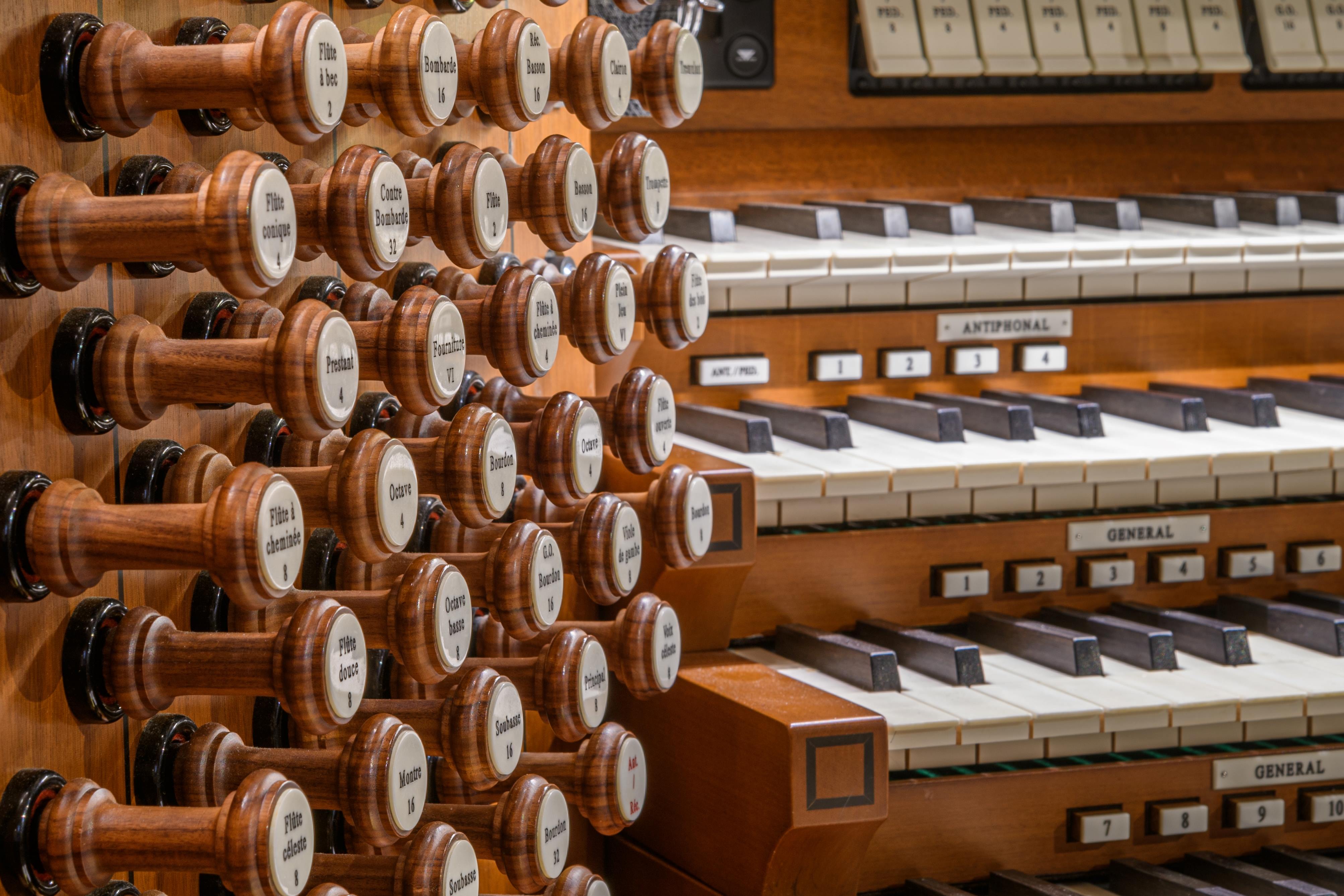 Концерт «Шедевры мирового органа при свечах» со скидкой 30%