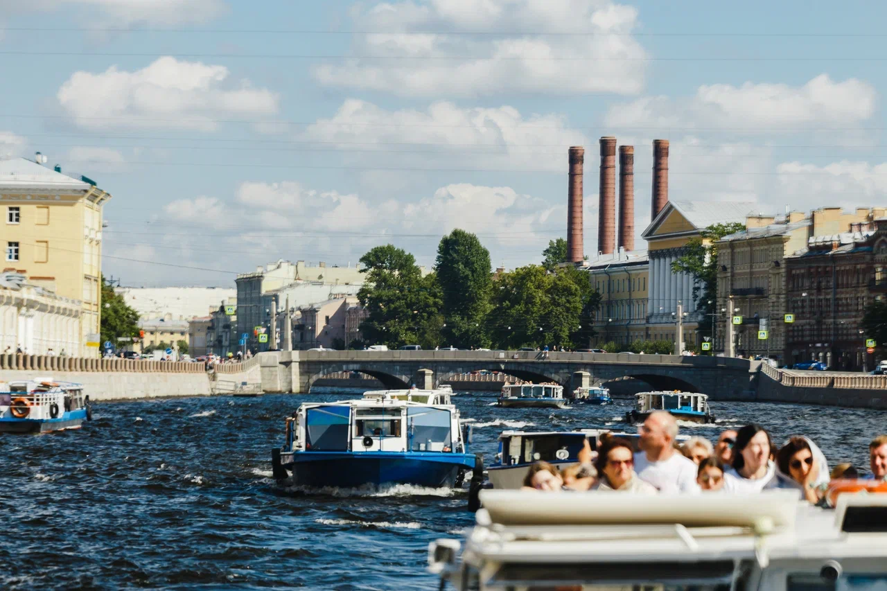 Дневная прогулка «Северная Венеция» на однопалубном теплоходе