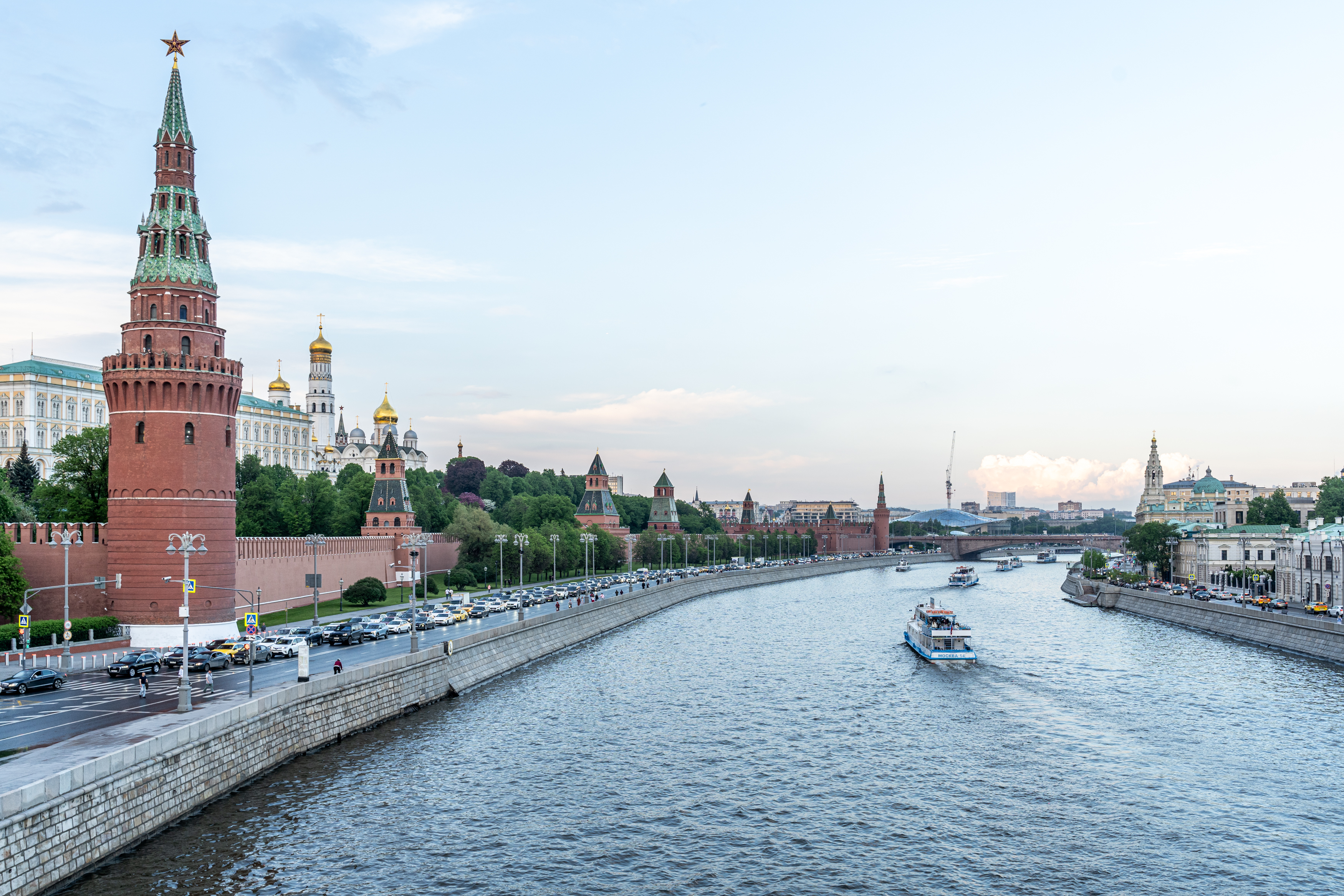 Центральная речная прогулка от Парка Горького (круговая) со скидкой 50%